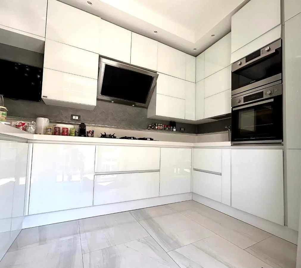 Sismondi New Apt Milan