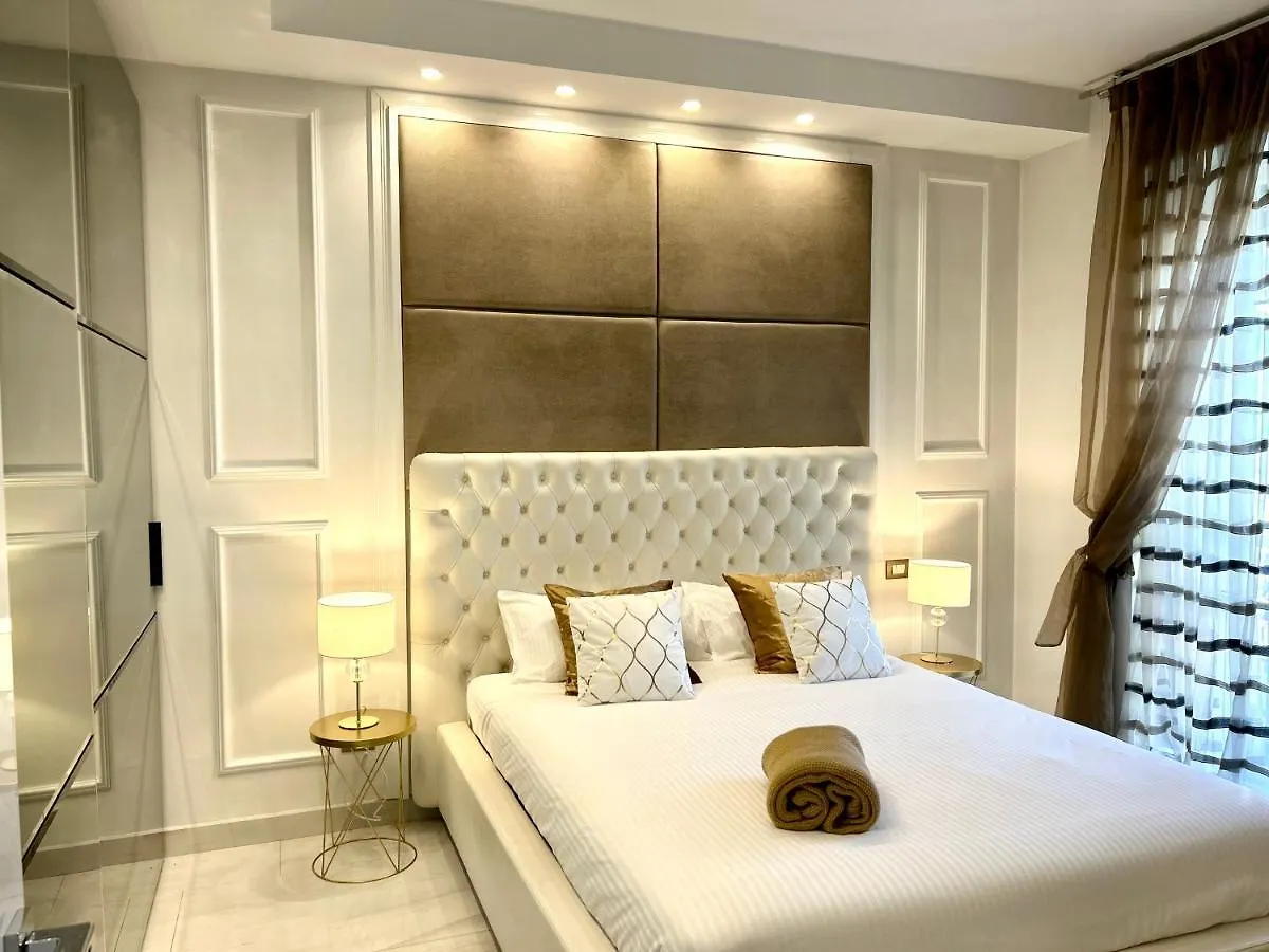 Sismondi New Apt Milano 0*,