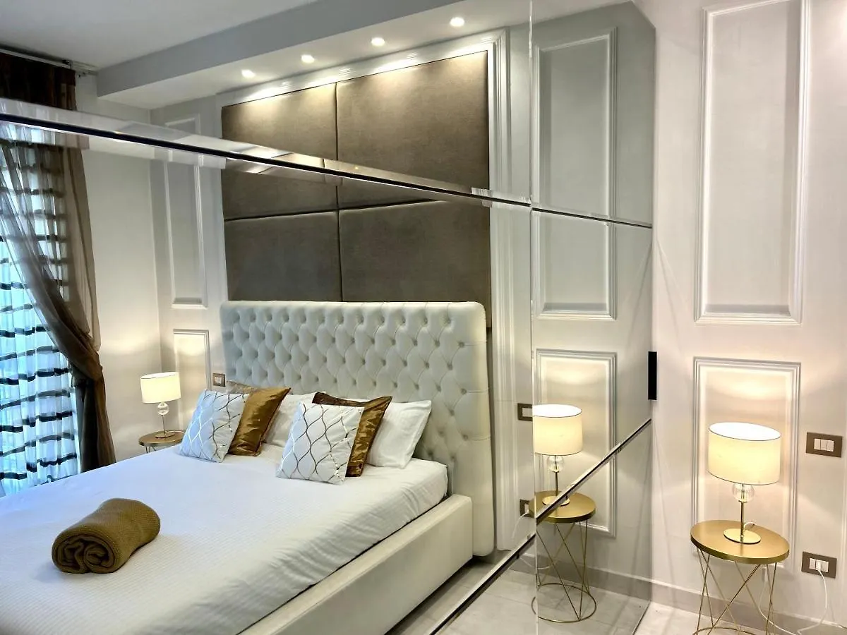 Sismondi New Apt Milano Italia