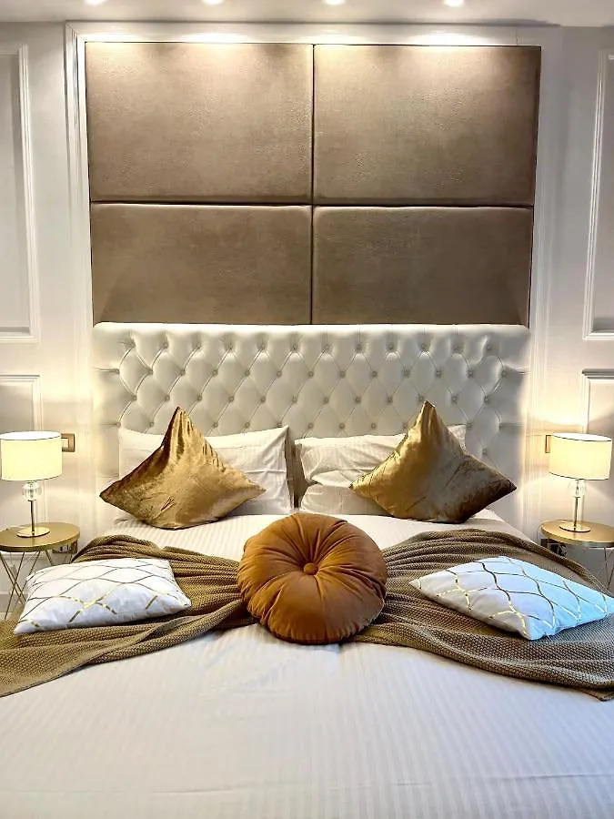 Sismondi New Apt Milano